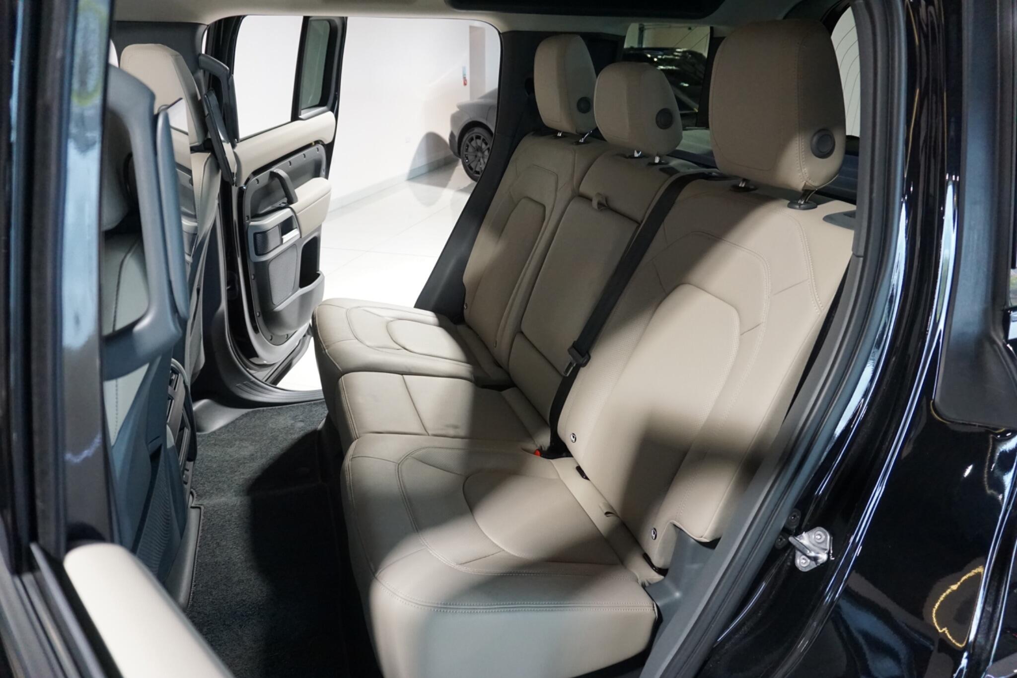 Land Rover Defender 110 3.0 D250 MHEV XS Edition SUV 5dr Diesel Auto 4WD Euro 6 (s/s) (250 ps)